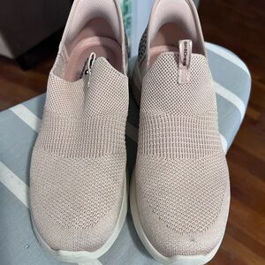 Skechers tan and leporad pattern Knit Slip-Ons